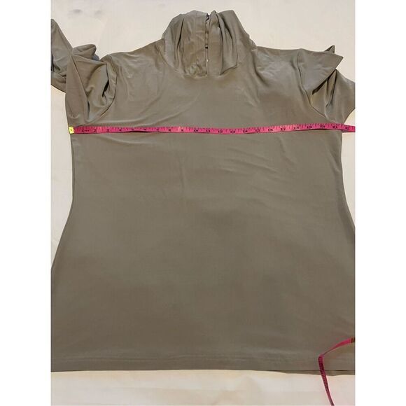 NWT Faded Green Real Essentials hoodie - Picture 3 of 5